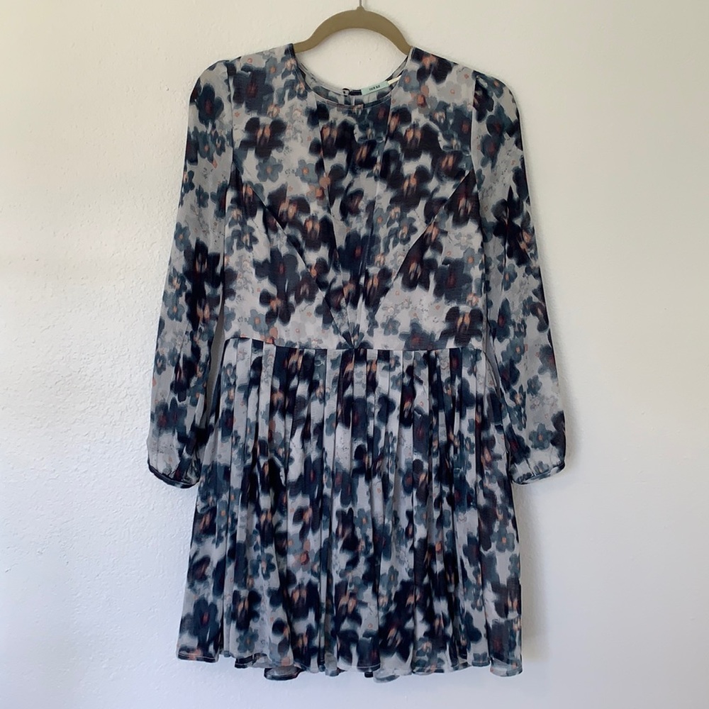 Kimchi Blue size 6 dress